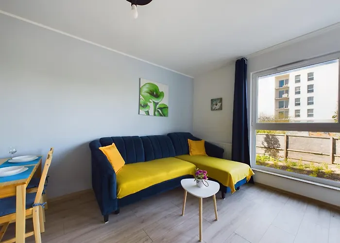 Modern & Bright Braminskiego With Parking And Balcony By Renters Appartement Gdańsk