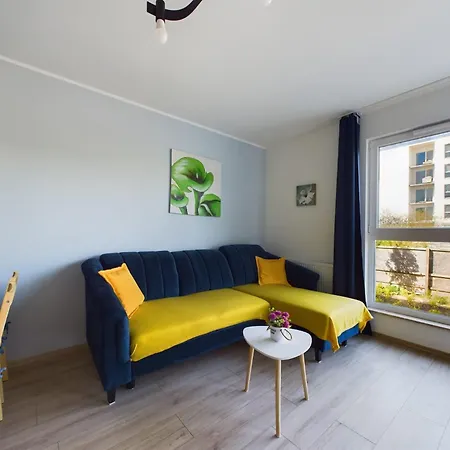Modern & Bright Braminskiego With Parking And Balcony By Renters דירה גדנסק